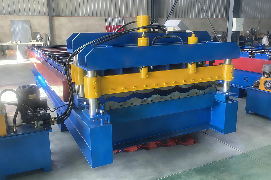 Glazed roof tile roll forming machine